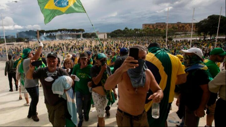 A democracia é conquista e legado da classe trabalhadora brasileira - Por Tadeu Porto