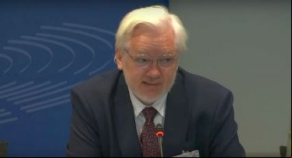 VÍDEO: Assange fala pela 1ª vez e defende a liberdade e o jornalismo ameaçados