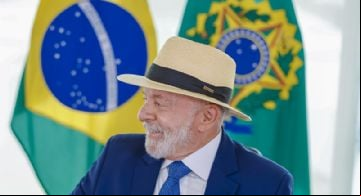 Em nova pesquisa Atlas, Lula ganha com folga em todos os cenários
