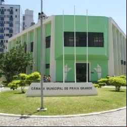 Concursos pagam salários de mais de R$ 16 mil no litoral de SP; confira detalhes