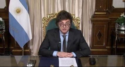 Milei chama sonegadores de “heróis” e critica quem cumpre regras: “Falta talento”