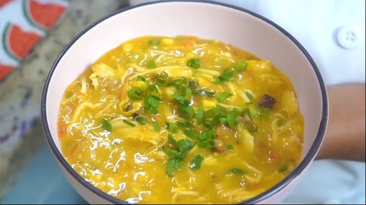 Caldo de kenga é rico em proteínas, barato de fazer e uma ótima pedida para o inverno